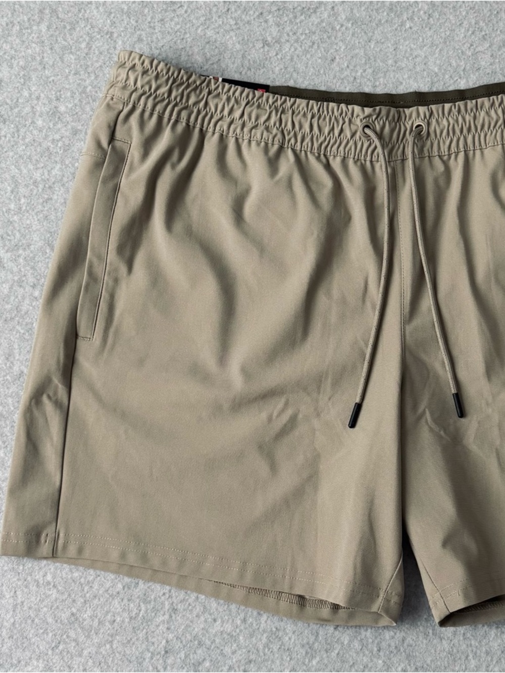 NWT Quiksilver Mens Pull On Shorts XXL Beige Comfort Waistband Stretch 7” Inseam - Picture 2 of 15